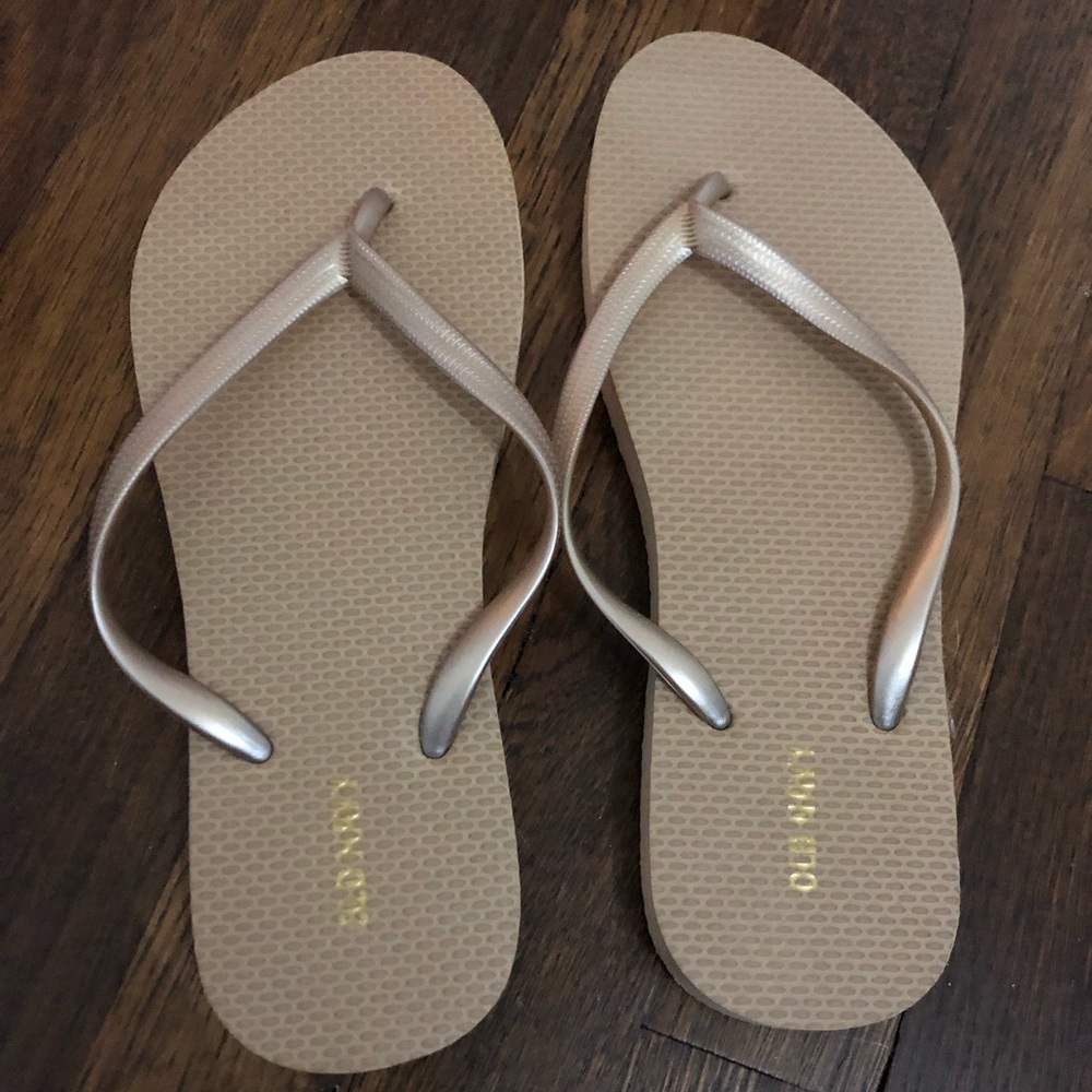 Old navy gold flip flops, size 9